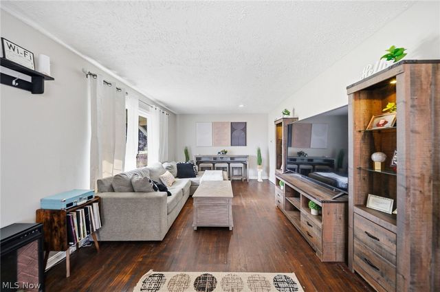 3905 Kent Road, Stow, OH 44224