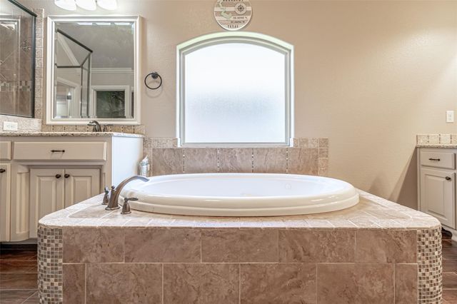 917 Joshua Court, Granbury, TX 76048