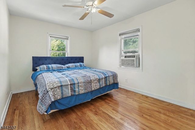 55 Stillman Ave, Bergenfield Boro, NJ 07621
