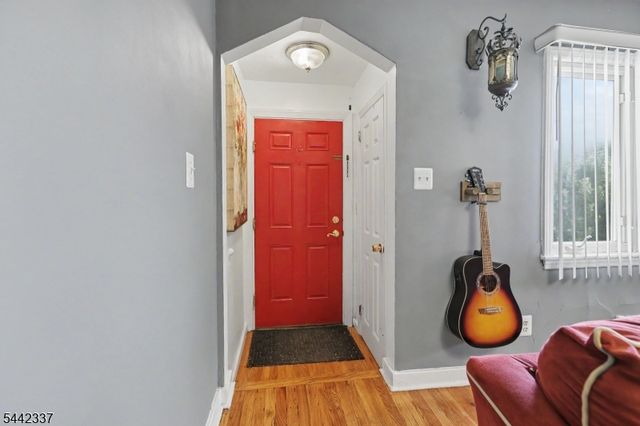 55 Stillman Ave, Bergenfield Boro, NJ 07621