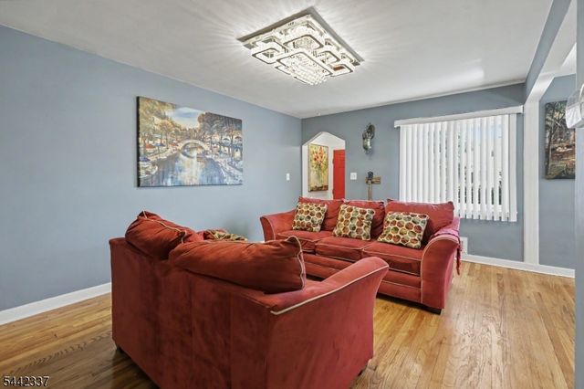 55 Stillman Ave, Bergenfield Boro, NJ 07621