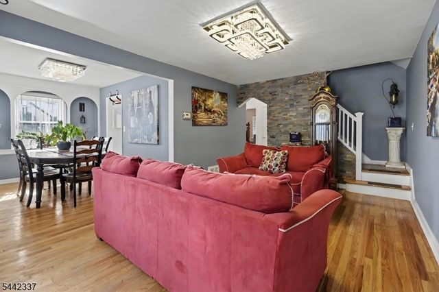 55 Stillman Ave, Bergenfield Boro, NJ 07621