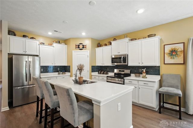 2826 Greenridge Circle, Beavercreek, OH 45431