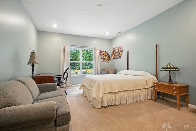 2826 Greenridge Circle, Beavercreek, OH 45431