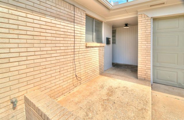 10501 N McKinley Avenue, Oklahoma City, OK 73114