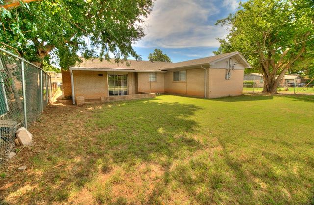 10501 N McKinley Avenue, Oklahoma City, OK 73114