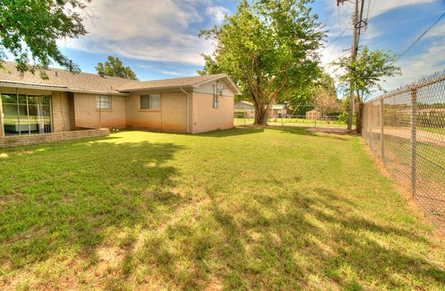 10501 N McKinley Avenue, Oklahoma City, OK 73114