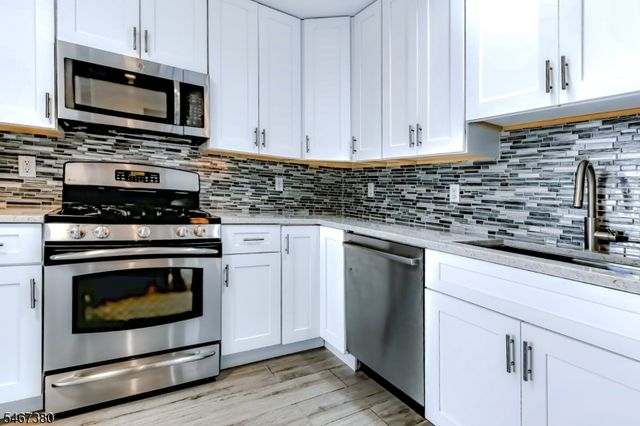 131 Adamecs Way, South Amboy City, NJ 08879
