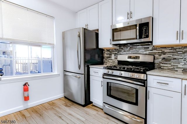 131 Adamecs Way, South Amboy City, NJ 08879