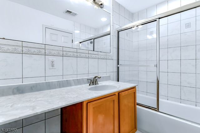 131 Adamecs Way, South Amboy City, NJ 08879