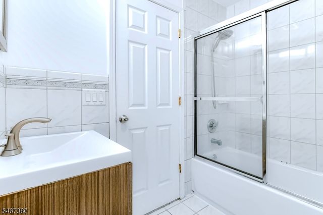 131 Adamecs Way, South Amboy City, NJ 08879
