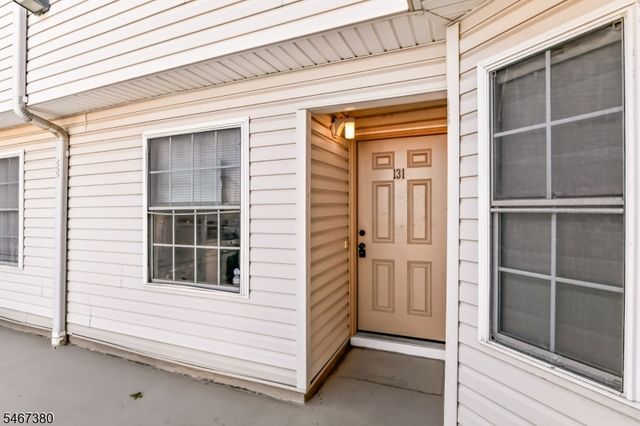 131 Adamecs Way, South Amboy City, NJ 08879