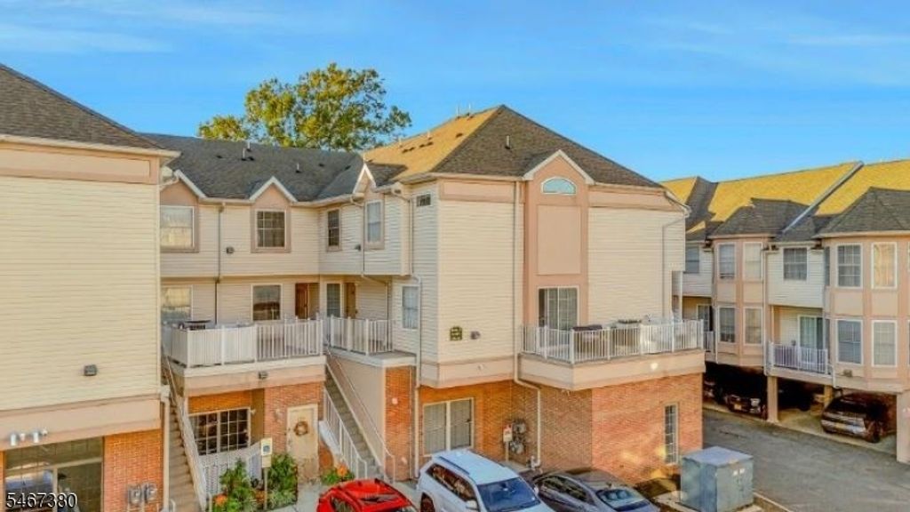 131 Adamecs Way, South Amboy City, NJ 08879 — exterior