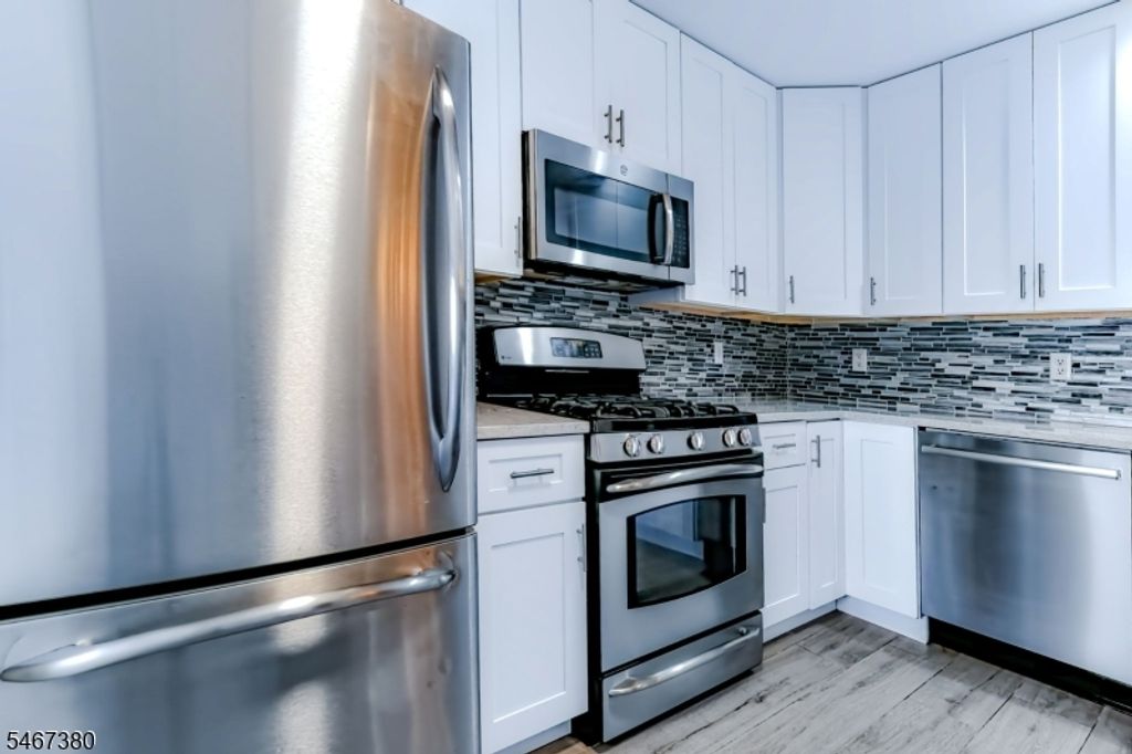 131 Adamecs Way, South Amboy City, NJ 08879 — photo 5