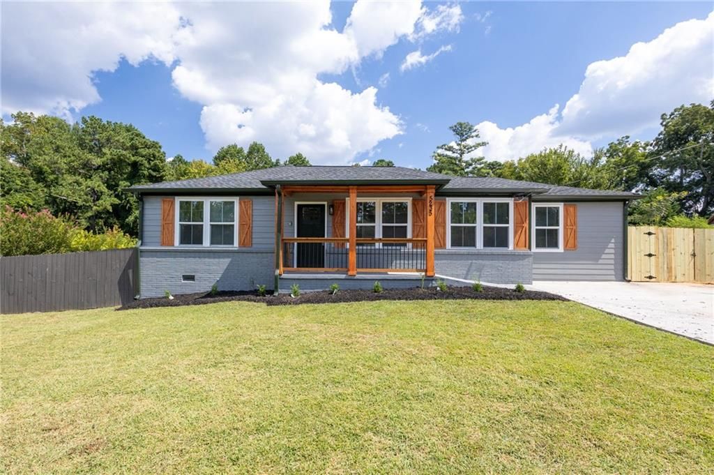 5235 Silhouette SW Lane, Mableton, GA 30126