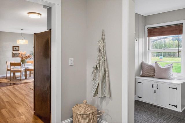 1704 El Rancho DRIVE, Mequon, WI 53092