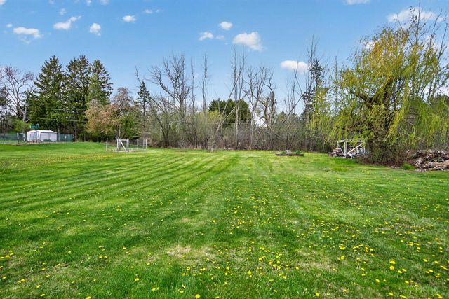 1704 El Rancho DRIVE, Mequon, WI 53092