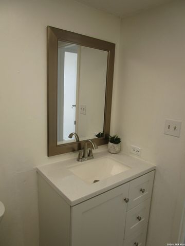 7039 San Pedro Ave Apt 1110, San Antonio, TX 78216