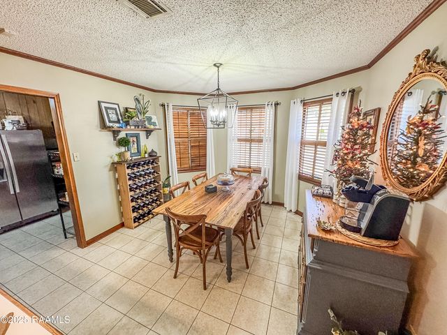 200 Babbling Brook Drive, Lafayette, LA 70506