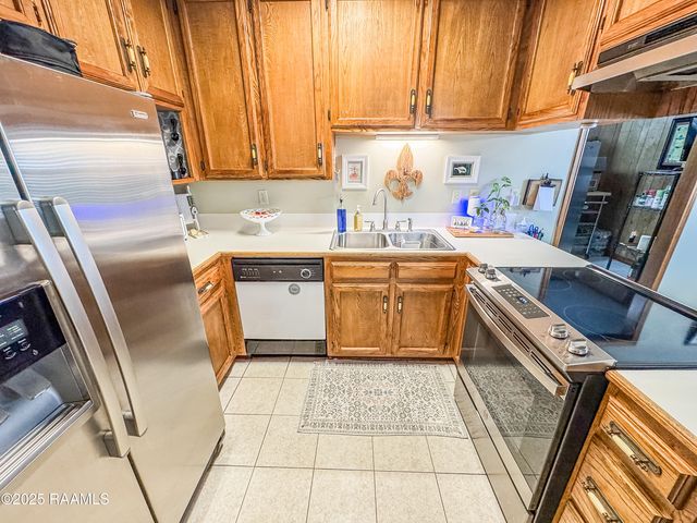 200 Babbling Brook Drive, Lafayette, LA 70506