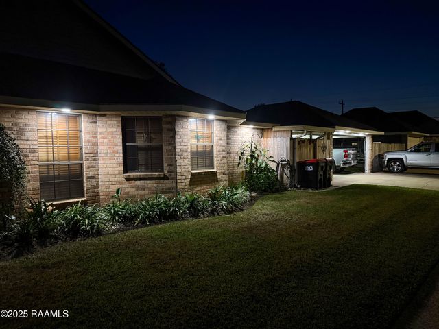 200 Babbling Brook Drive, Lafayette, LA 70506