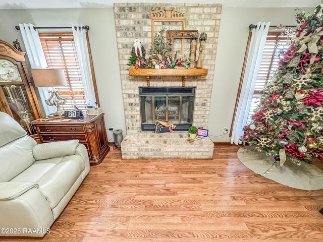 200 Babbling Brook Drive, Lafayette, LA 70506