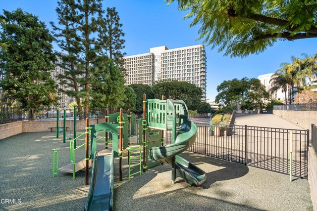 800 W 1st Street 2107, Los Angeles, CA 90012