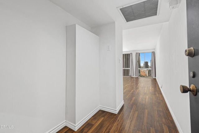 800 W 1st Street 2107, Los Angeles, CA 90012