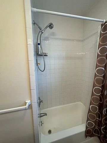 229 Chapel 2, Newton, MA 02458