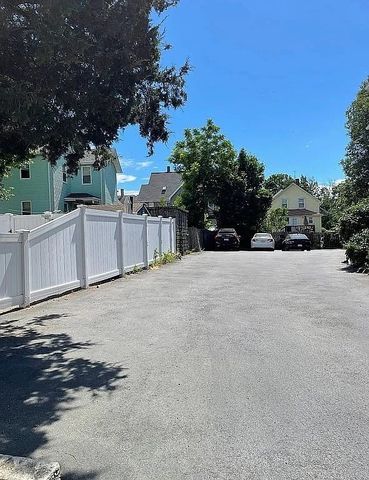 229 Chapel 2, Newton, MA 02458