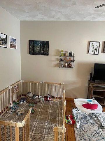 229 Chapel 2, Newton, MA 02458