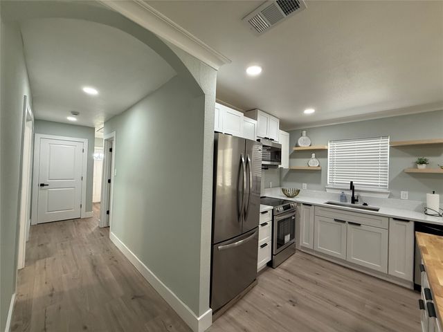 3047 Fernwood Avenue, Dallas, TX 75216