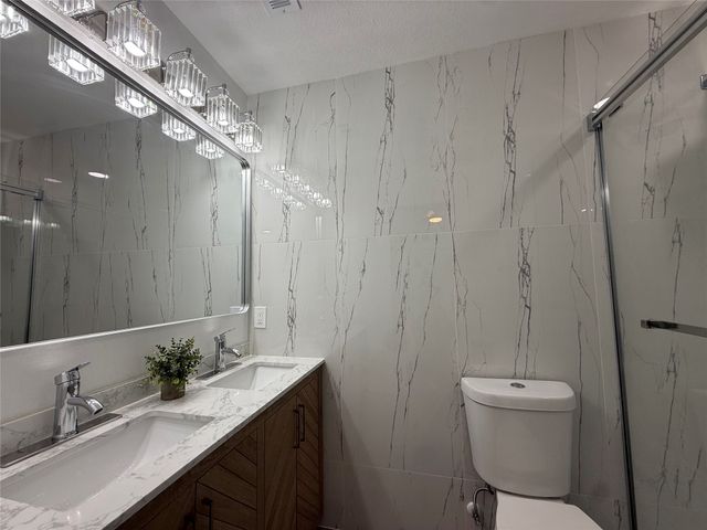 3047 Fernwood Avenue, Dallas, TX 75216