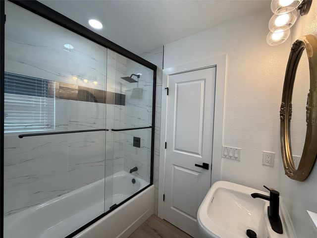 3047 Fernwood Avenue, Dallas, TX 75216