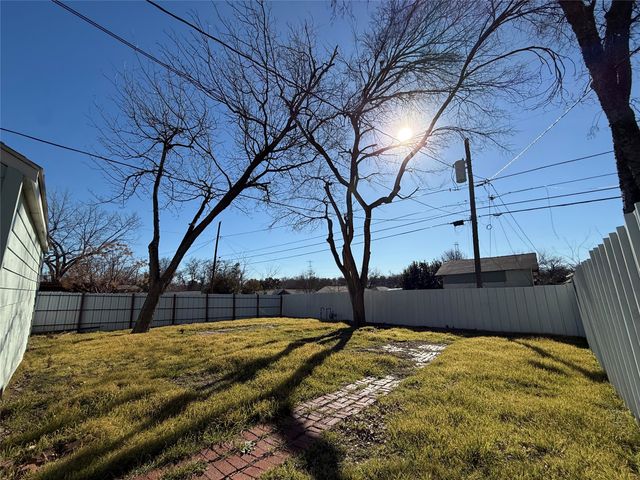 3047 Fernwood Avenue, Dallas, TX 75216