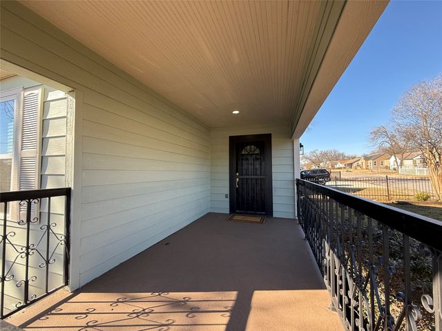 3047 Fernwood Avenue, Dallas, TX 75216