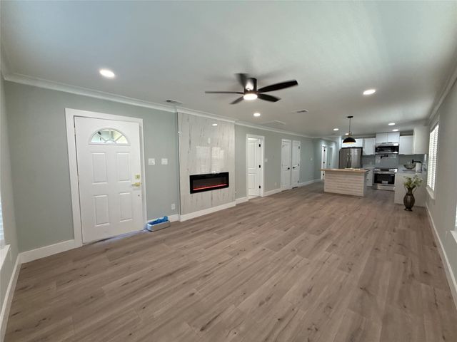 3047 Fernwood Avenue, Dallas, TX 75216