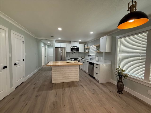 3047 Fernwood Avenue, Dallas, TX 75216