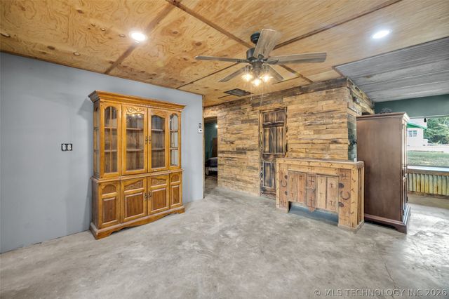 22307 E 843 Road, Park Hill, OK 74451