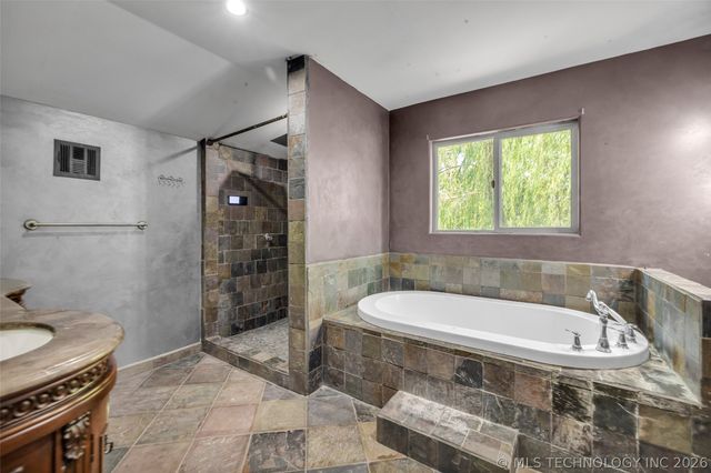 22307 E 843 Road, Park Hill, OK 74451