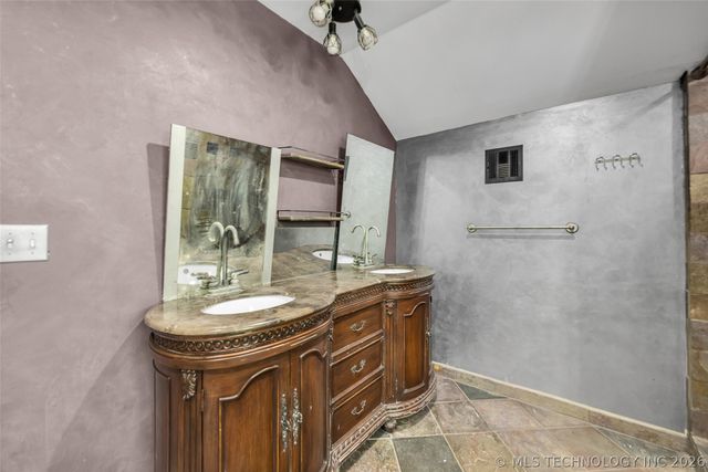 22307 E 843 Road, Park Hill, OK 74451