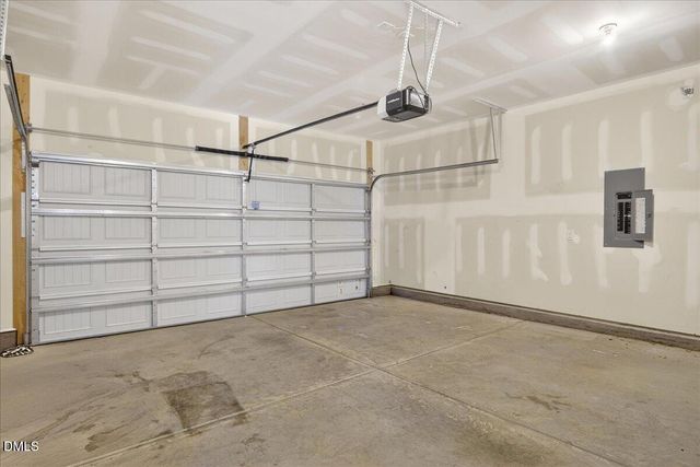 79 Rockwater Way, Zebulon, NC 27597