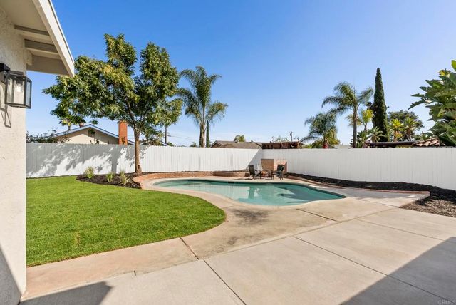 2333 E Mission Avenue, Escondido, CA 92027