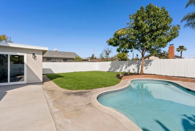 2333 E Mission Avenue, Escondido, CA 92027