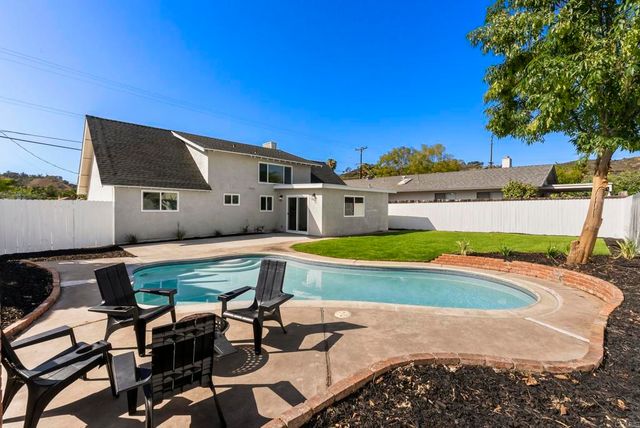 2333 E Mission Avenue, Escondido, CA 92027