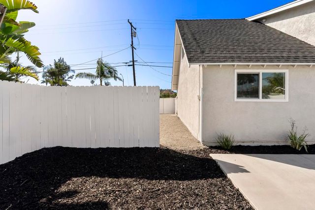 2333 E Mission Avenue, Escondido, CA 92027