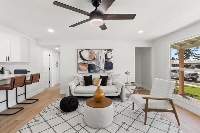 2333 E Mission Avenue, Escondido, CA 92027