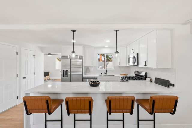 2333 E Mission Avenue, Escondido, CA 92027