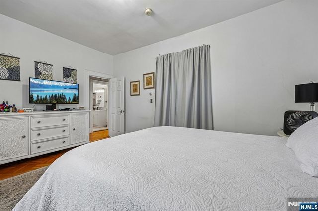5 Park Avenue, Westwood, NJ 07675