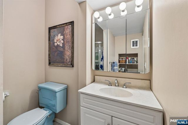 5 Park Avenue, Westwood, NJ 07675